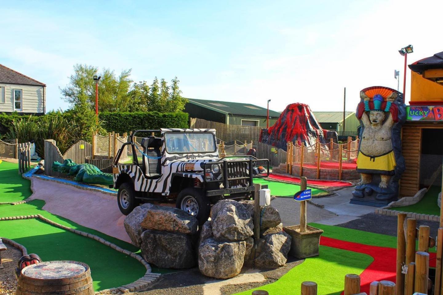 Golden Palm - The Pearl - Coastal Caravan Breaks Chapel Saint Leonards