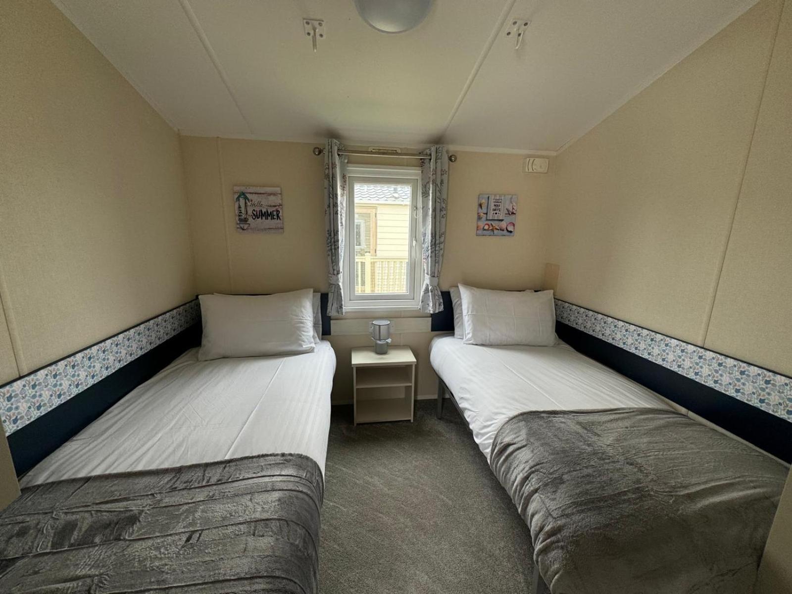 Golden Palm - The Pearl - Coastal Caravan Breaks Chapel Saint Leonards