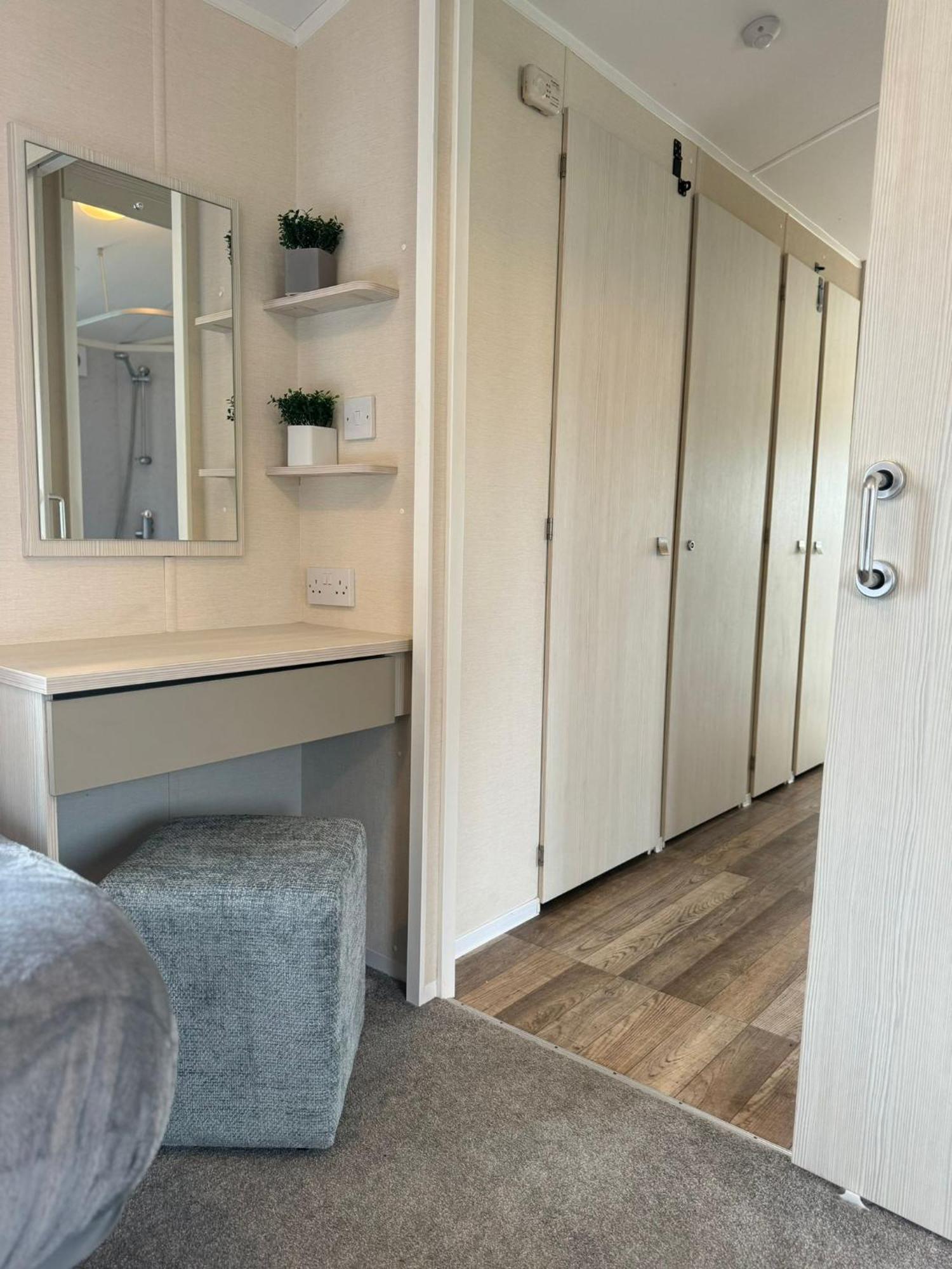 Golden Palm - The Pearl - Coastal Caravan Breaks * Chapel Saint Leonards