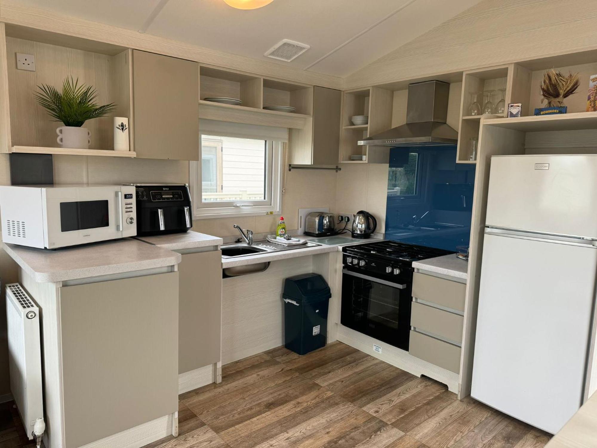 Campsite Golden Palm - The Pearl - Coastal Caravan Breaks *